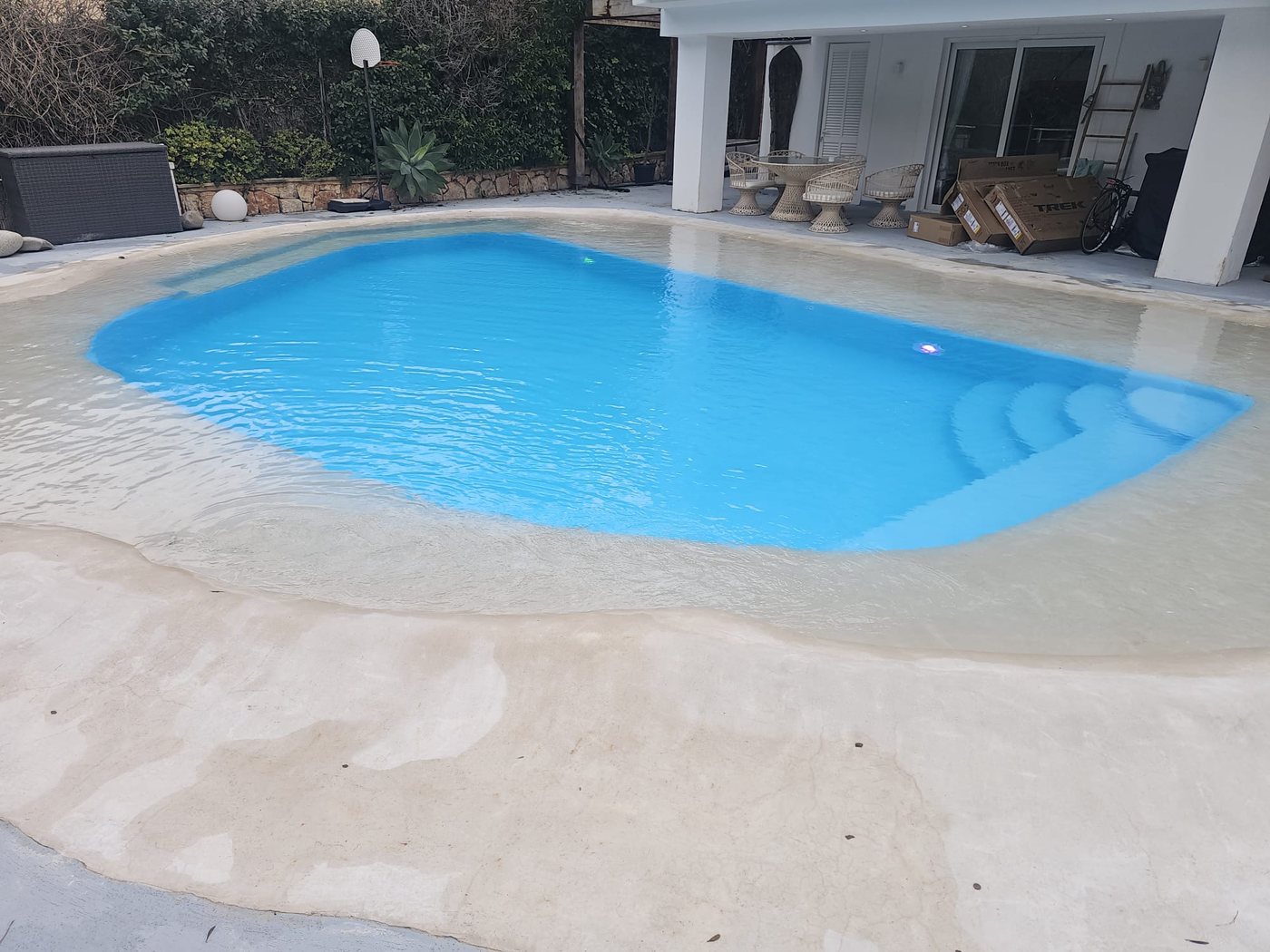 Piscina con entrada tipo playa