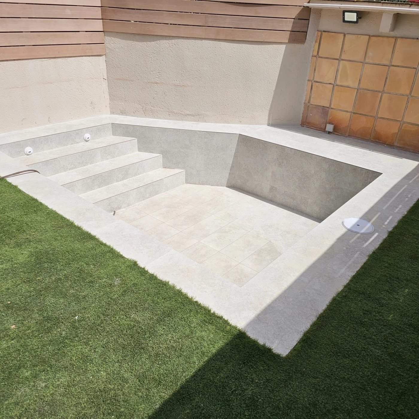 Construcción de piscina de obra